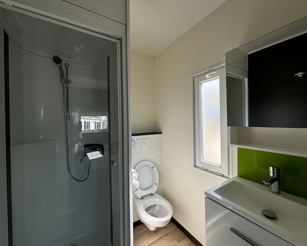 salle de bain mobil-home d'occasion Taos Louisiane à vendre à Quend