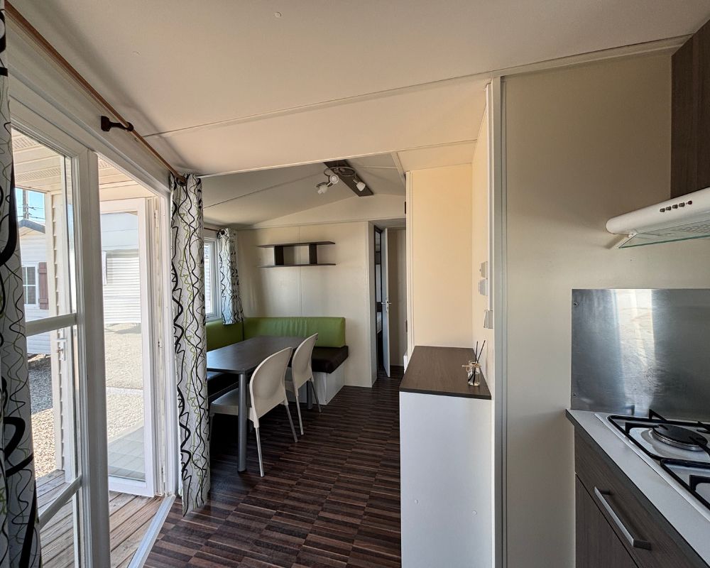 Mobil-home occasion Rapidhome Lodge 80 à vendre à Quend, salon