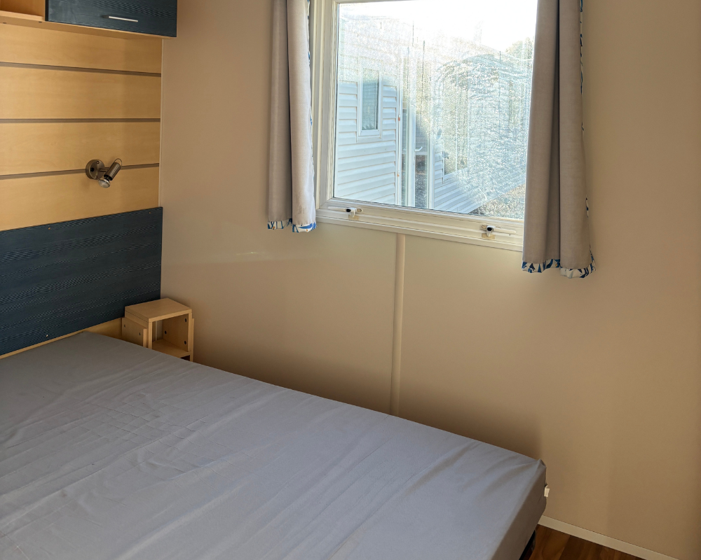 Mobil-home occasion Super Mercure en 2 chambres à vendre à sur camping, la chambre parentale