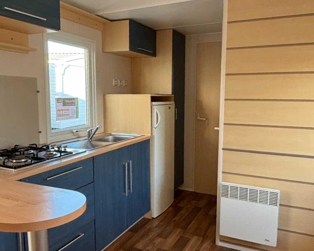 Mobil-home occasion Super Mercure en 2 chambres à vendre à sur camping, la cuisine