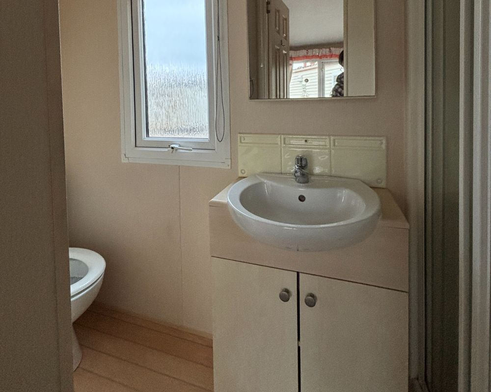 Mobil-home occasion Willerby Villa 2 à vendre sur la côte d'opale, salle d'eau