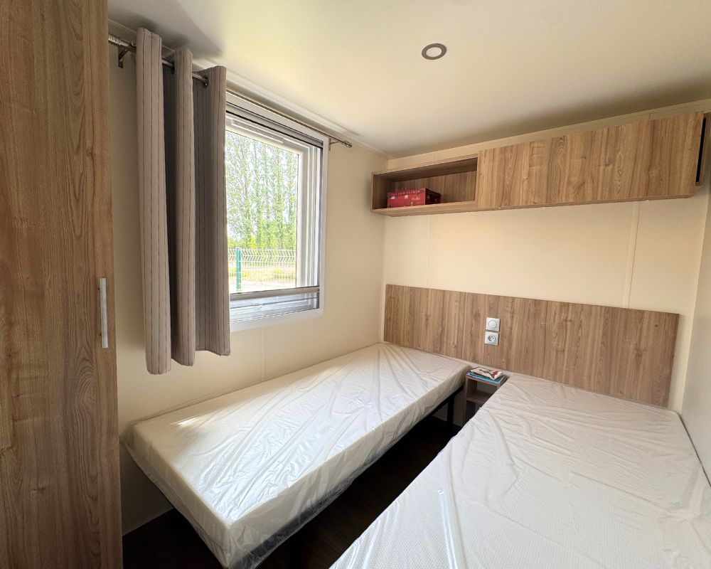 Mobil-home neuf IRM Azalée du côté de Fort Mahon, chambre