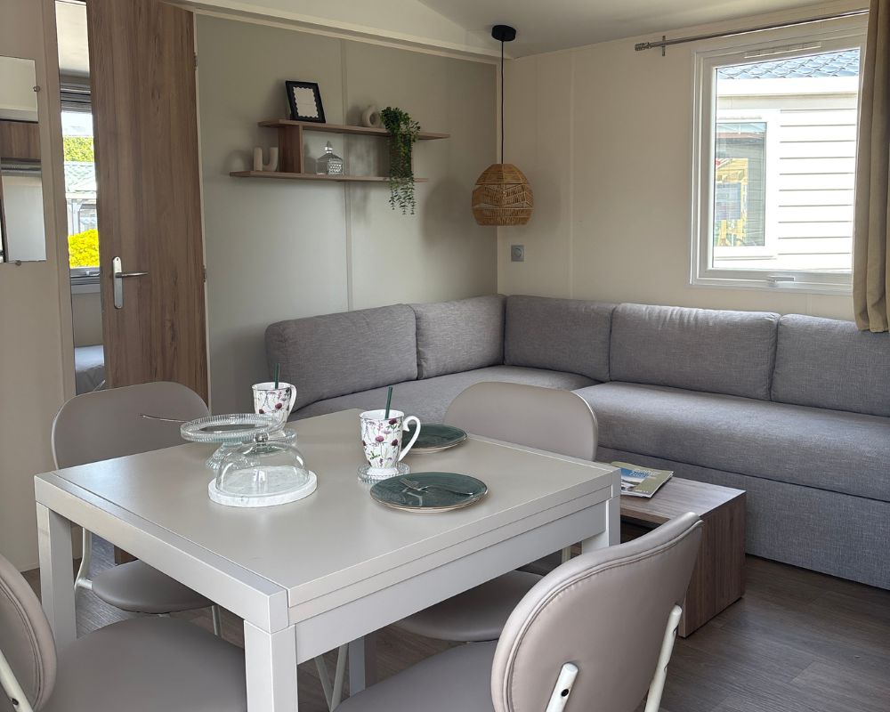 Mobil-home neuf IRM Mimosa du côté de Berck sur mer, salon