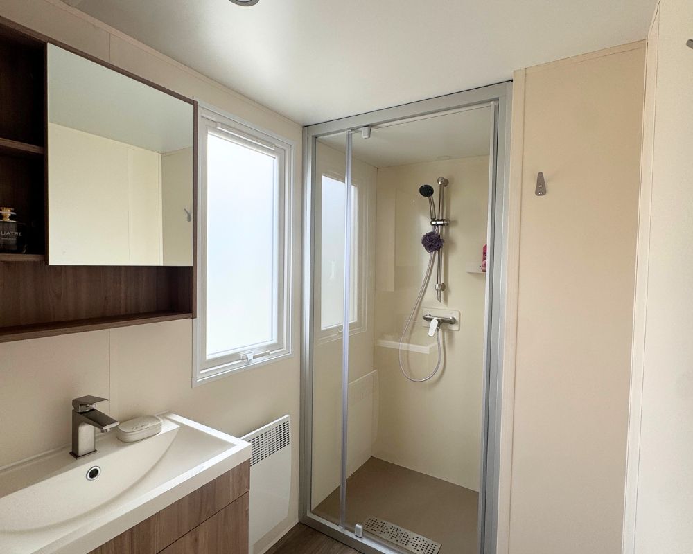 Mobil-home neuf IRM Capucine 2026 à vendre du côté de Quend, salle d'eau