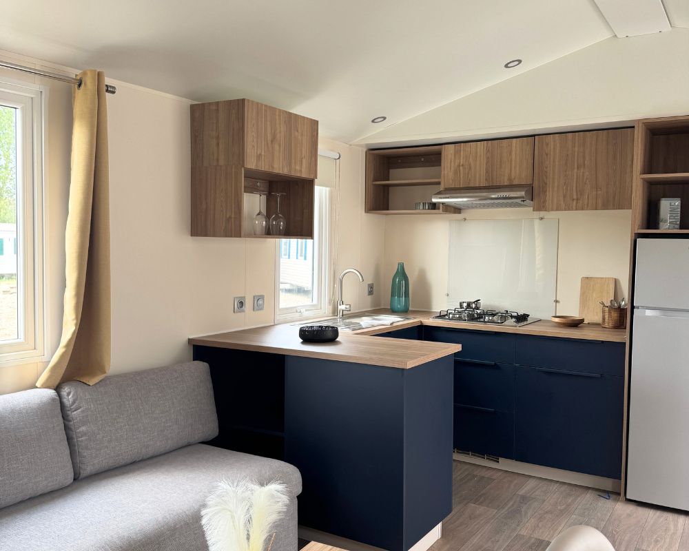 Mobil-home neuf IRM Capucine 2026 à vendre du côté de Quend, salon