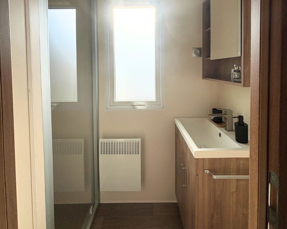 mobil-home neuf IRM Violette 2026 à vendre, salle d'eau