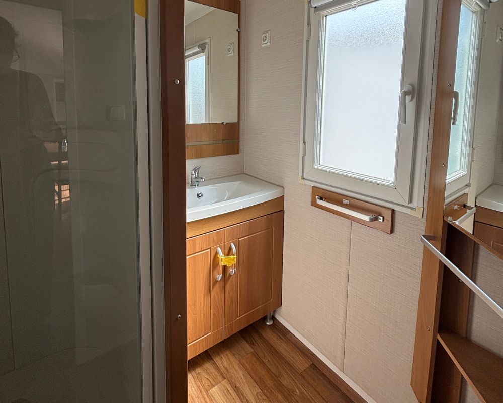 Mobil-home occasion IRM Emeraude à vendre en Baie de Somme, salle d'eau