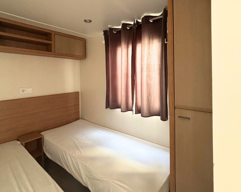 Mobil-home occasion Sun Roller côte d'opale, lits simples chambre2