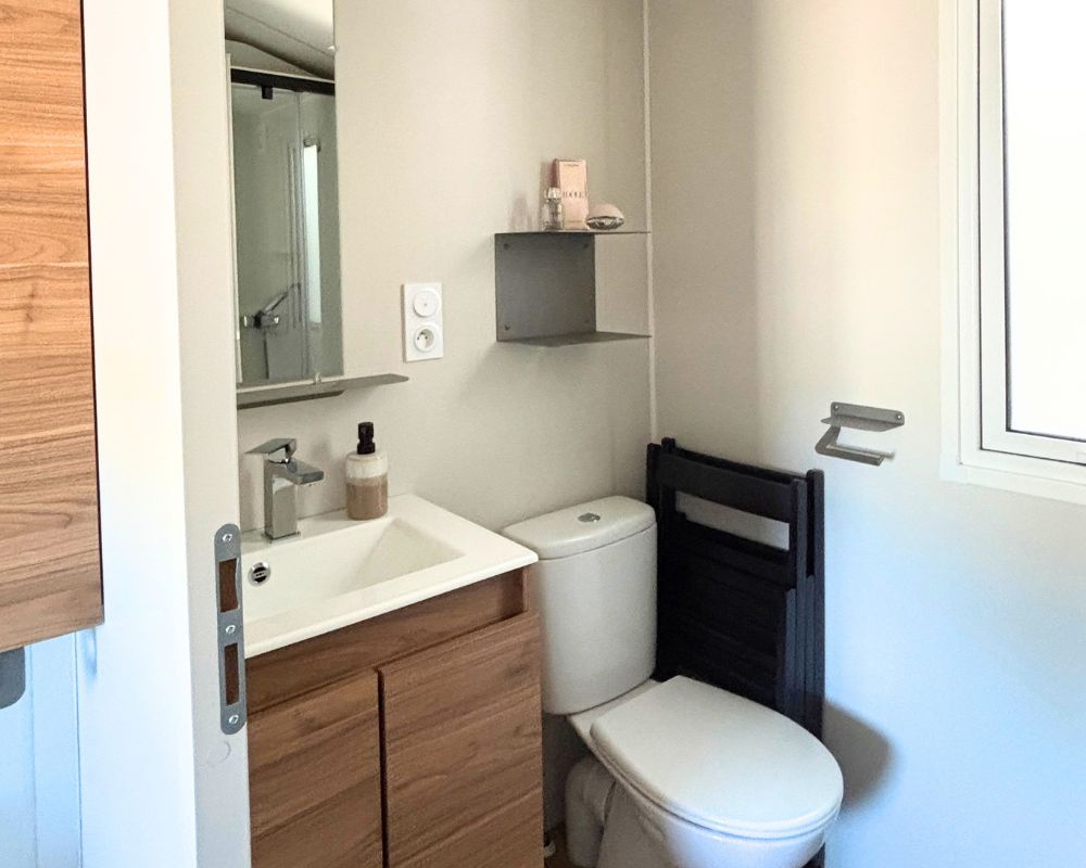 Mobil-home neuf Rideau Genoa à vendre sur la côte d'opale, salle d'eau