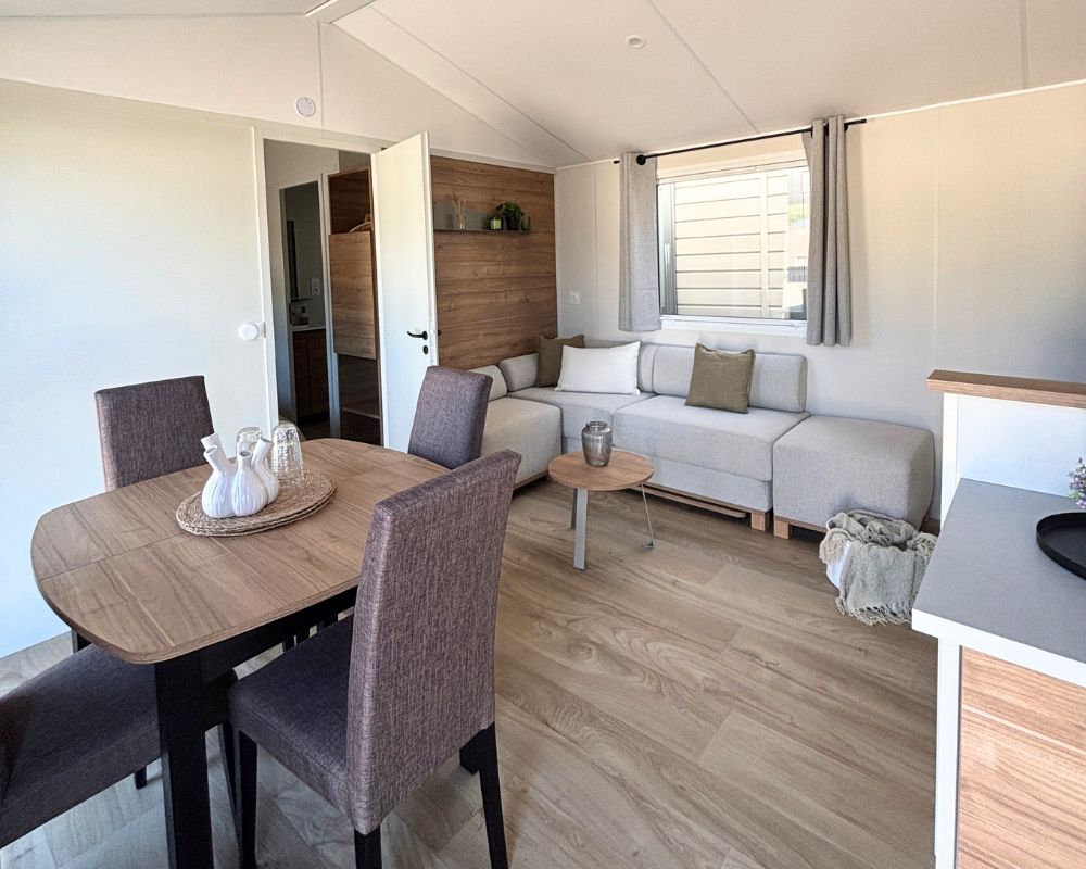 Mobil-home neuf Rideau Genoa à vendre sur la côte d'opale, canapé