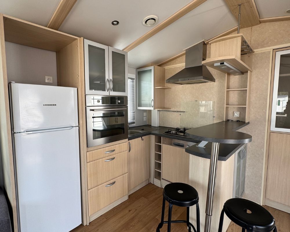 Mobil-home occasion Louisiane Charleston Panoramique à vendre sur Berck sur Mer, cuisine