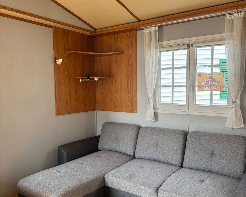 Mobil-home occasion burstner Sweet Home à vendre en Picardie, salon