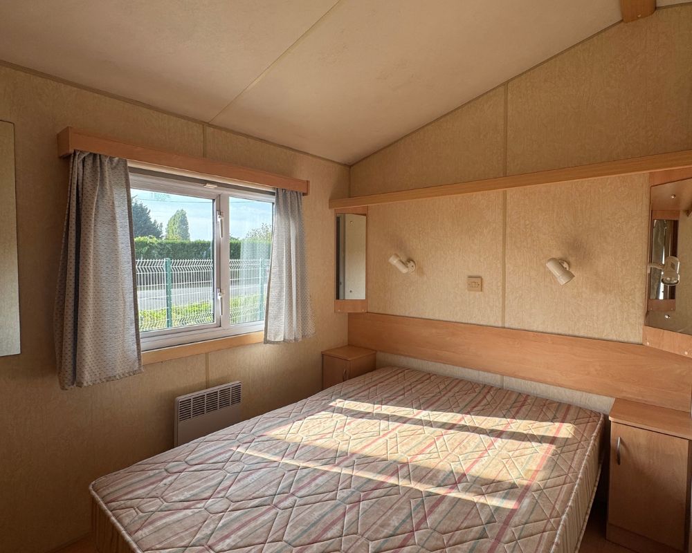 Mobil-home occasion anglais willerby panoramique à vendre à Quend Plage, chambre parentale