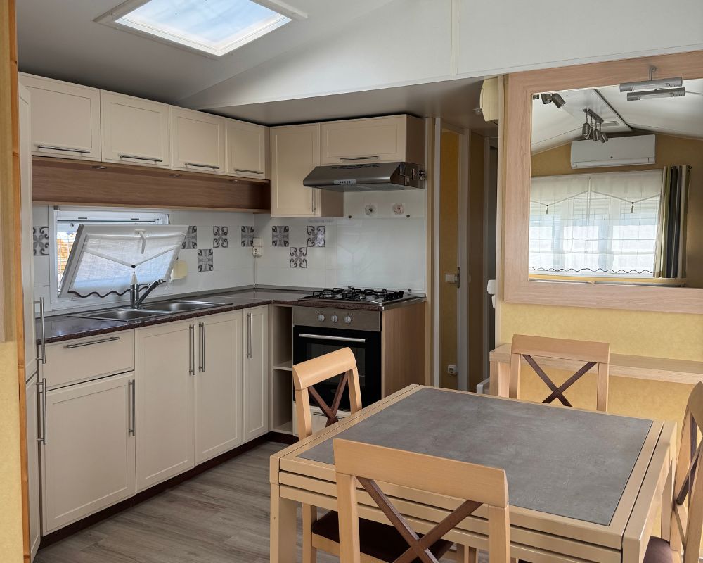 Mobil-home occasion Sun Roller Panoramique à vendre en Baie de Somme, cuisine