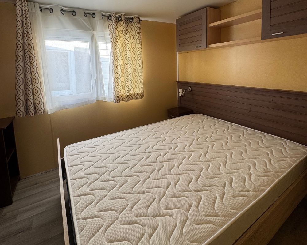 Mobil-home occasion Sun Roller Panoramique à vendre en Baie de Somme, chambre parentale