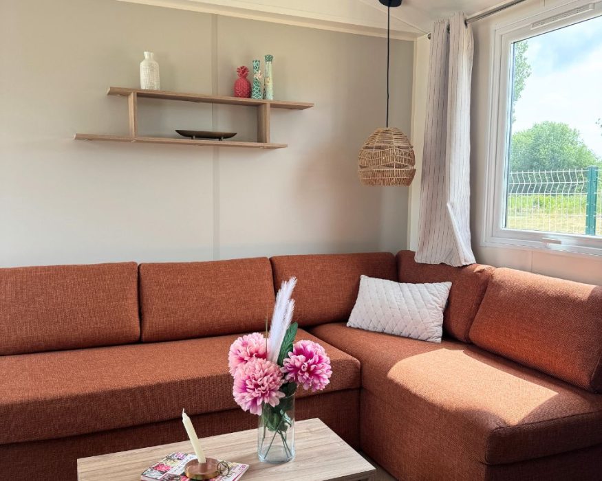 Mobil-home neuf IRM Azalée du côté de Fort Mahon, salon