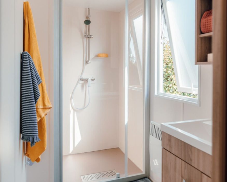 Mobil-home neuf IRM Azalée du côté de Fort Mahon, salle d'eau