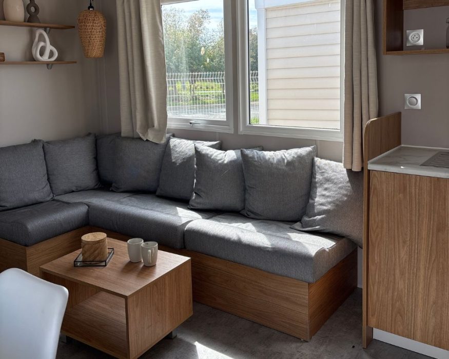 Mobil-home neuf IRM Magnolia en 3 chambres à vendre à quend, canapé
