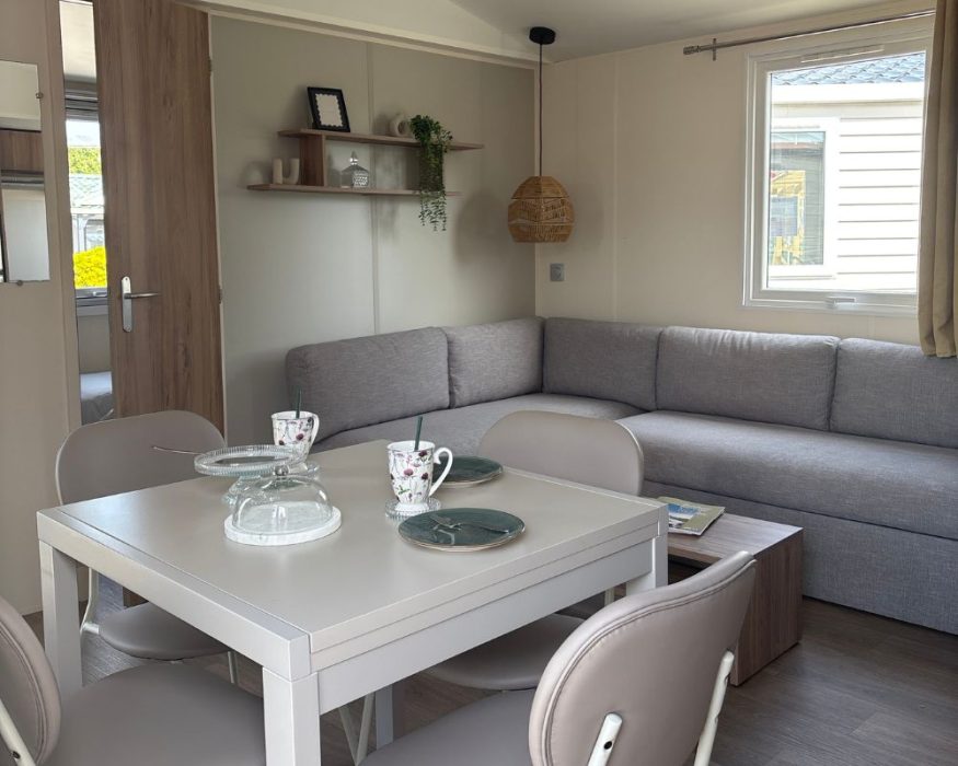 Mobil-home neuf IRM Mimosa du côté de Berck sur mer, salon