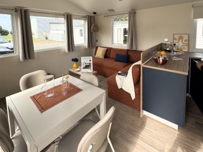 Mobil-home neuf IRM Tournesol du côté de Berck sur mer, salon