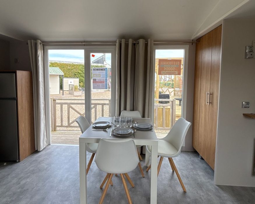 Mobil-home neuf IRM jasmin de chez IRM à vendre du côté de Berck sur mer, salon