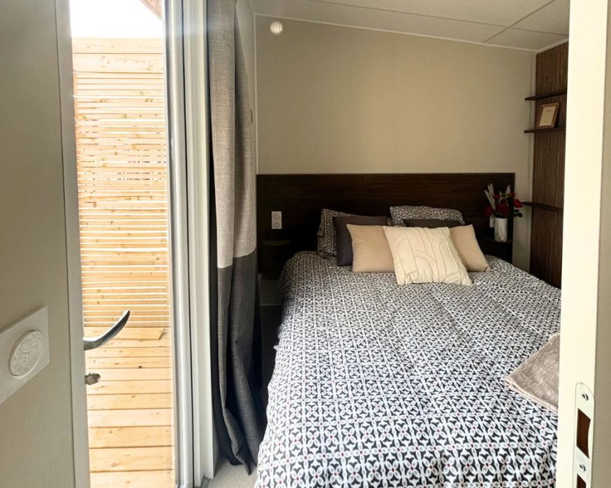 Mobil-home neuf Rideau Otello 106.3S de 2026 à vendre sur Quend, séjour, chambre parentale