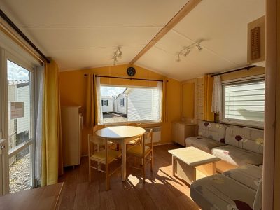 Mobil-home occasion Panoramique IRM Super Titania 2 chambres à vendre à Quend, séjour