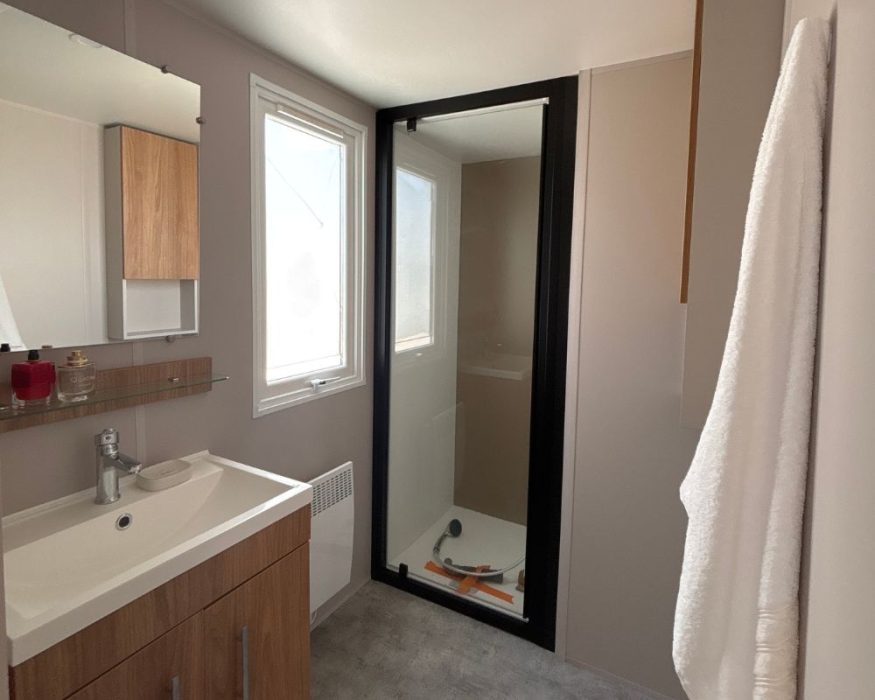 mobil-home neuf IRM capucine à vendre en Baie de Somme, salle de bains