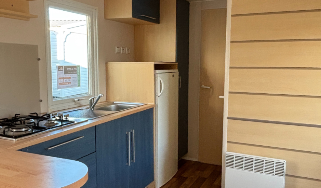 Mobil-home occasion Super Mercure en 2 chambres à vendre à sur camping, la cuisine
